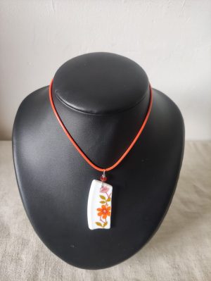 Collier fleurs orange