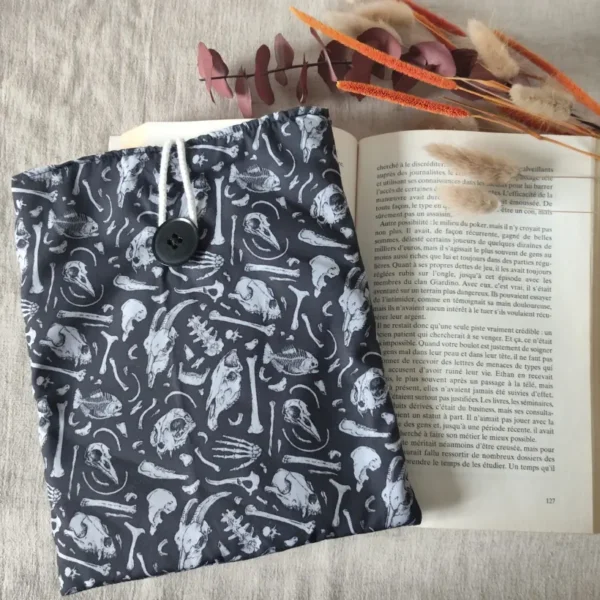 pochette à livre squelette