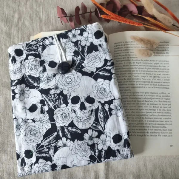 pochette à livre tête de mort